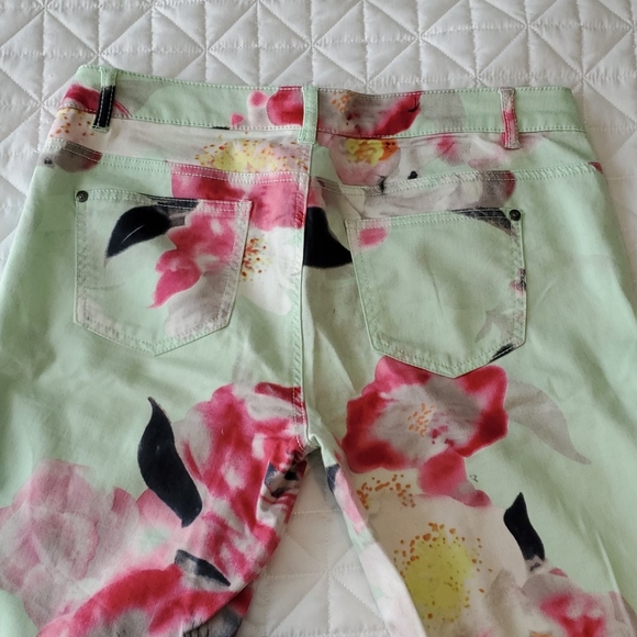 Material Girl floral pants - Picture 4 of 4